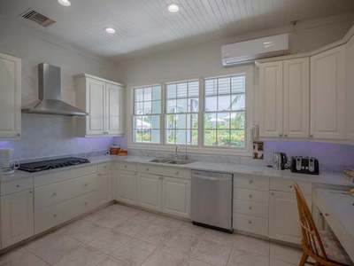 House &middot; For rent &middot; 6 bedrooms