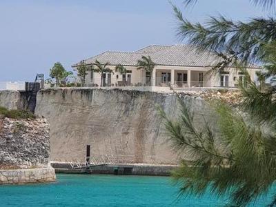 House &middot; For rent & sale &middot; 4 bedrooms